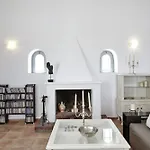 Aleria Santorini Villa *