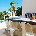 Aleria Santorini