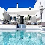Willa Aleria Santorini Mesaria