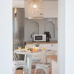 Aleria Santorini *