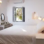 Aleria Santorini