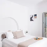 Aleria Santorini *